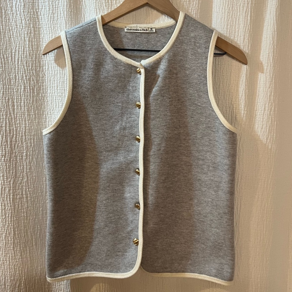 A&F Mara Crew Sweater Vest